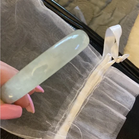 Authentic Jade - Picture 2 of 3